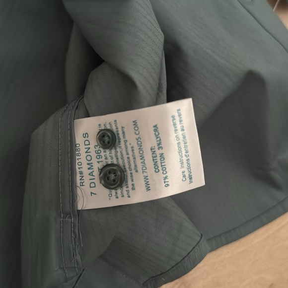 7 DIAMONDS button down - Picture 3 of 3